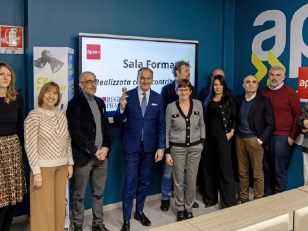 Il Presidente della Regione Piemonte Alberto  Cirio visita la nuova Sala Docenti e apprezza l’upgrade tecnologico di Apro Formazione